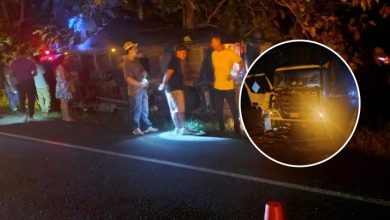 Photo of Dos camiones se estrellaron en la vía Buenavista – La Apartada. Uno se volcó