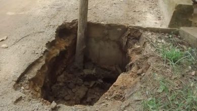 Photo of Campesinos advierten peligro en vía rural de Pueblo Nuevo