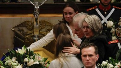 Photo of La clase política y familiares despiden a Miguel Uribe Turbay en el Capitolio