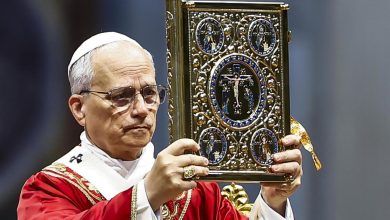 Photo of «Ningún pueblo, ni el más pequeño o débil, puede ser obligado al exilio forzoso»: Papa