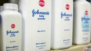 Photo of Demandan a Johnson & Johnson por talcos vinculados con cáncer: miles de víctimas serían indemnizadas