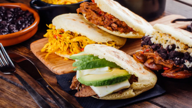 Photo of La IA se pronuncia: ¿De quién son las arepas, de Colombia o Venezuela?