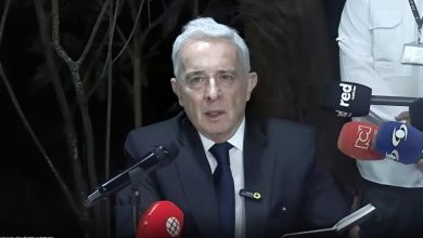 Photo of “Lo único que les puedo decir es que he dicho la verdad”: Uribe tras fallo que lo absolvió