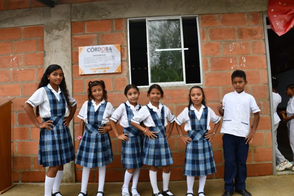 Esta obra beneficia directamente la educación y el desarrollo del territorio, impactando de manera positiva a más de 100 estudiantes de la comunidad.
