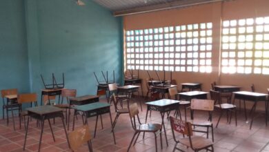 Photo of Más de 180 mil estudiantes se quedaron sin clases por paro de maestros en Córdoba