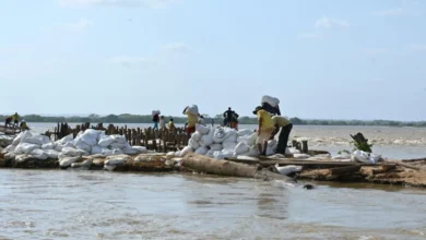 Photo of Comunidad se une para frenar inundaciones en zona rural de Lorica levantando un jarillón tras boquete del río Sinú