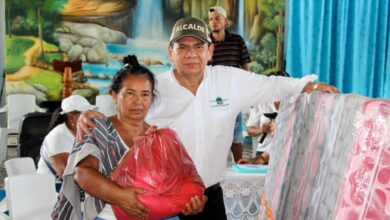 Photo of Alcaldía de Montelíbano lleva ayuda humanitaria a Puerto Anchica tras emergencia por crecientes
