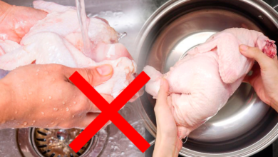 Photo of Expertos advierten: Lavar el pollo crudo, un hábito común que puede enfermarte