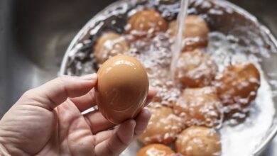 Photo of ¿Lavas los huevos antes de guardarlos? Expertos advierten que podría aumentar el riesgo de salmonella