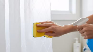Photo of ¿Tu baño huele raro? La cortina podría ser la culpable y así puedes limpiarla