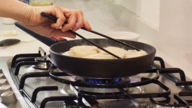 Photo of ¿Se te dañan rápido los sartenes? Estos errores están acabando con el teflón sin que lo notes