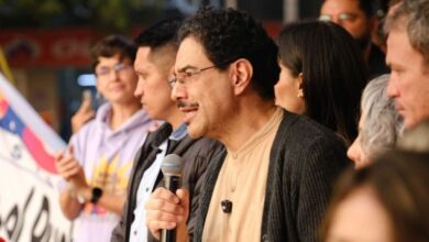 Photo of Iván Cepeda insiste en debatir solo con Abelardo de la Espriella y Paloma Valencia