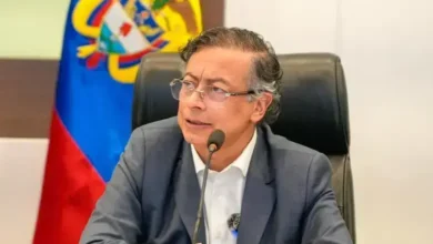 Photo of Petro se retracta de haber llamado “muñecas de la mafia” a las periodistas del país