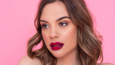 Photo of Rosa y rojo en el maquillaje: Los dos tonos prohibidos que ahora querrás llevar juntos