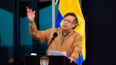 Photo of ¿Suspenden a Gustavo Petro? Esto es lo que se sabe del documento que circula en redes